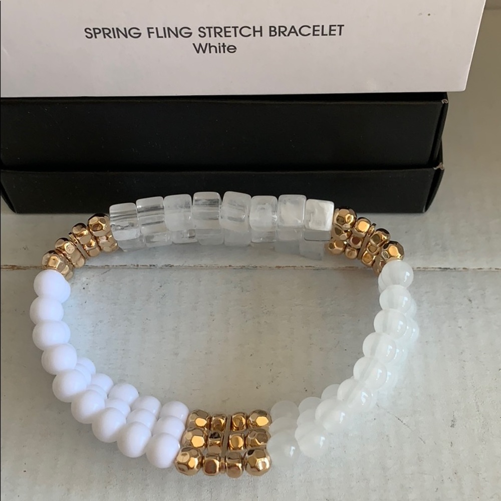 White stretch bracelet